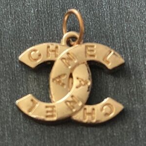 💥🔥CHANEL Authentic 🥂Stamped Zipper Pull Charm